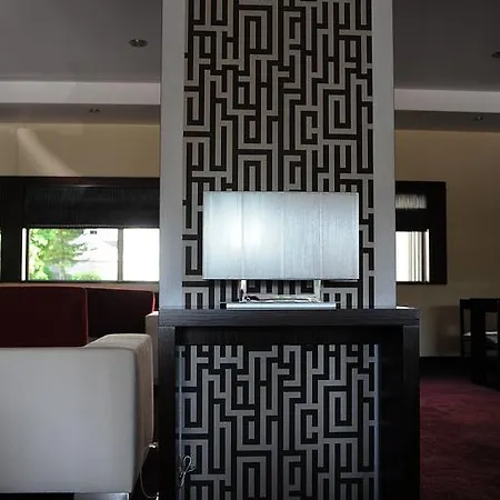 Hotel Colmeia Monte Real
