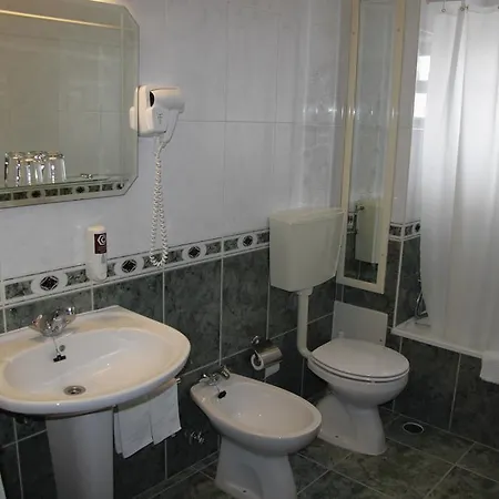 Colmeia Hotel 3*