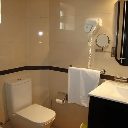 Colmeia Hotel Monte Real