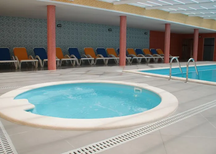 Hotel Colmeia Monte Real